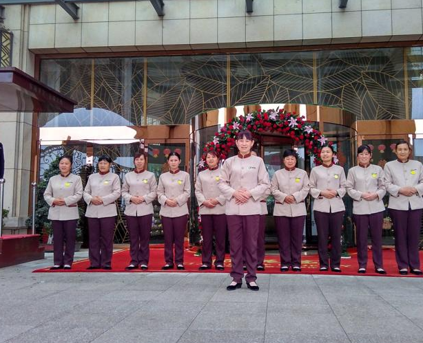 <a href=http://www.ladouchevita.com/ target=_blank class=infotextkey>廣州辦公室保潔公司</a>:地板清潔小常識(shí)